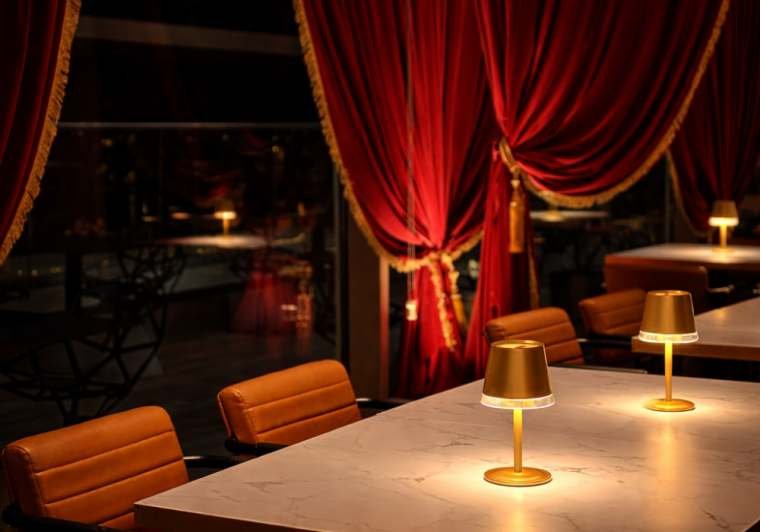 Lounge met sfeerverlichting
